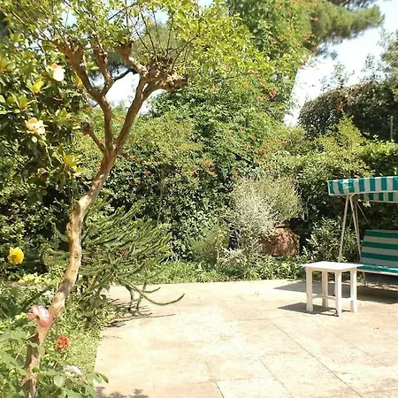 Il Platano Con Giardino Beachfront Villa *