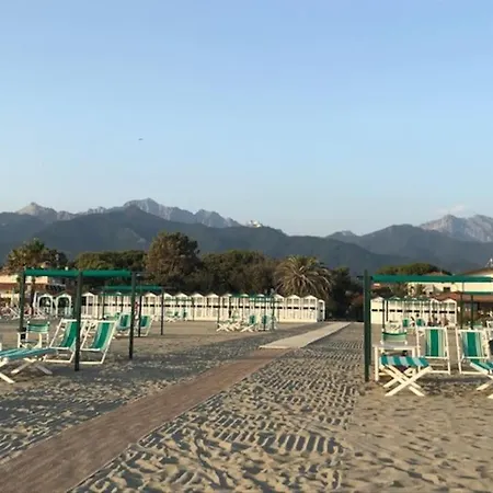 Villa Il Platano Con Giardino Beachfront Forte dei Marmi