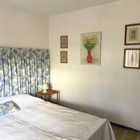 Il Platano Con Giardino Beachfront Villa