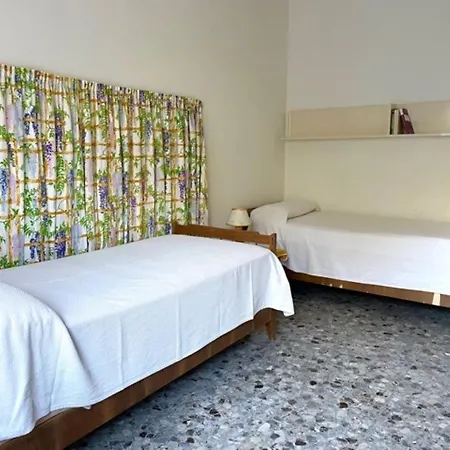 Il Platano Con Giardino Beachfront Forte dei Marmi
